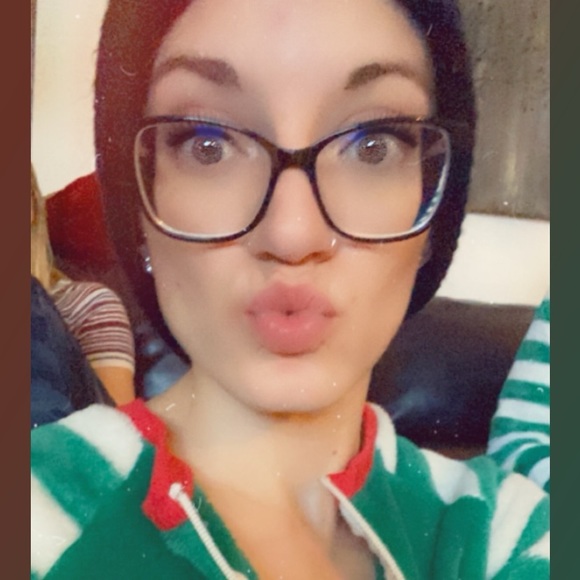 Meet your Posher, Riley - Picture 2 of 7